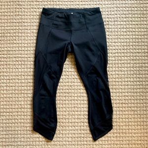 Athleta Aura Sonar Capri Legging XSP